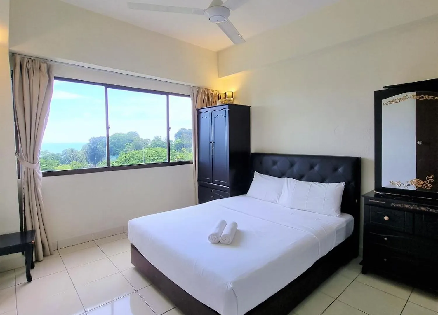 Aloka Seaview Apartment Batu Ferringhi
