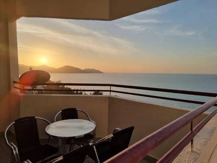 Aloka Seaview Apartment Batu Ferringhi